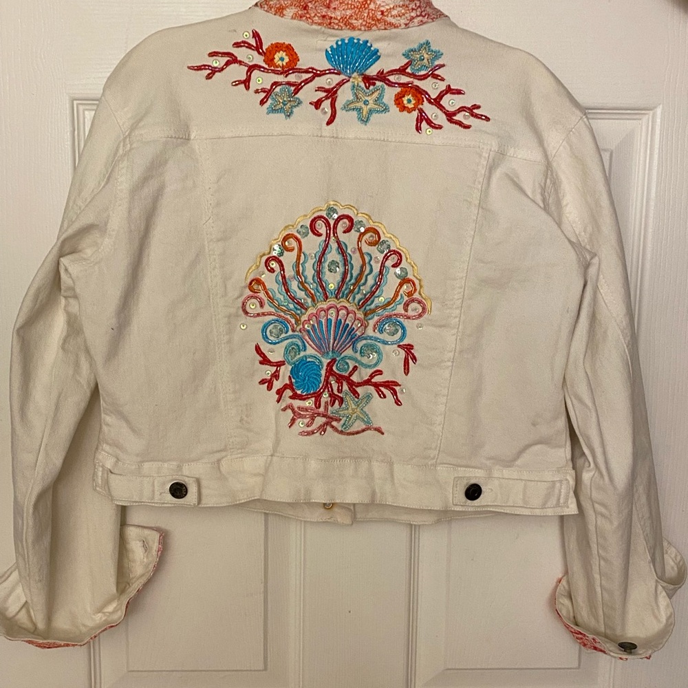 Beautiful white jean jacket from France. - Picture 5 of 11